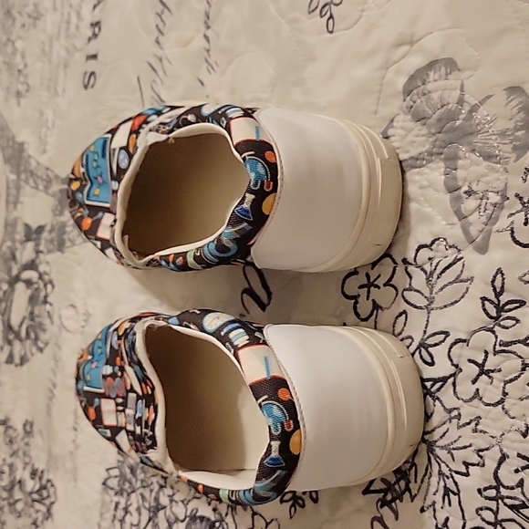 Super cute sneakers - Picture 2 of 7